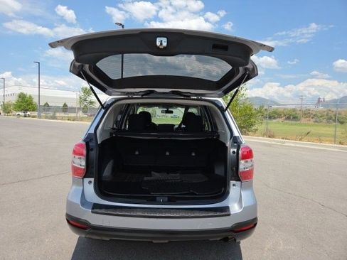 Used 2015 Subaru Forester 2.5i w/ Alloy Wheel Package AWD/4WD image 16