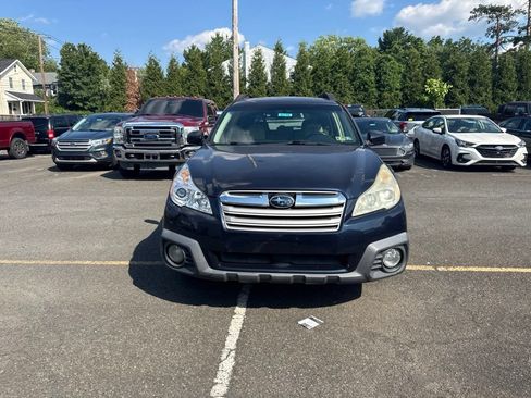 Used 2013 Subaru Outback 2.5i Premium w/ All-Weather Pkg AWD/4WD image 2