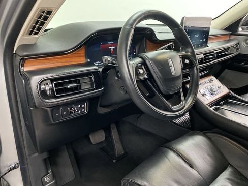 Used 2020 Lincoln Aviator Reserve w/ Equipment Group 202A image 2