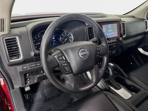Certified 2022 Nissan Frontier SV w/ SV Premium Package RWD image 9