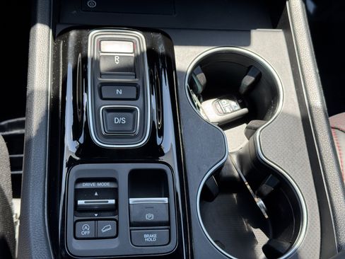 Certified 2025 Honda Pilot Black Edition image 31