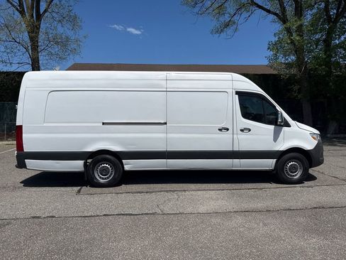 Used 2020 Mercedes-Benz Sprinter 2500 w/ Driver Convenience Package image 10