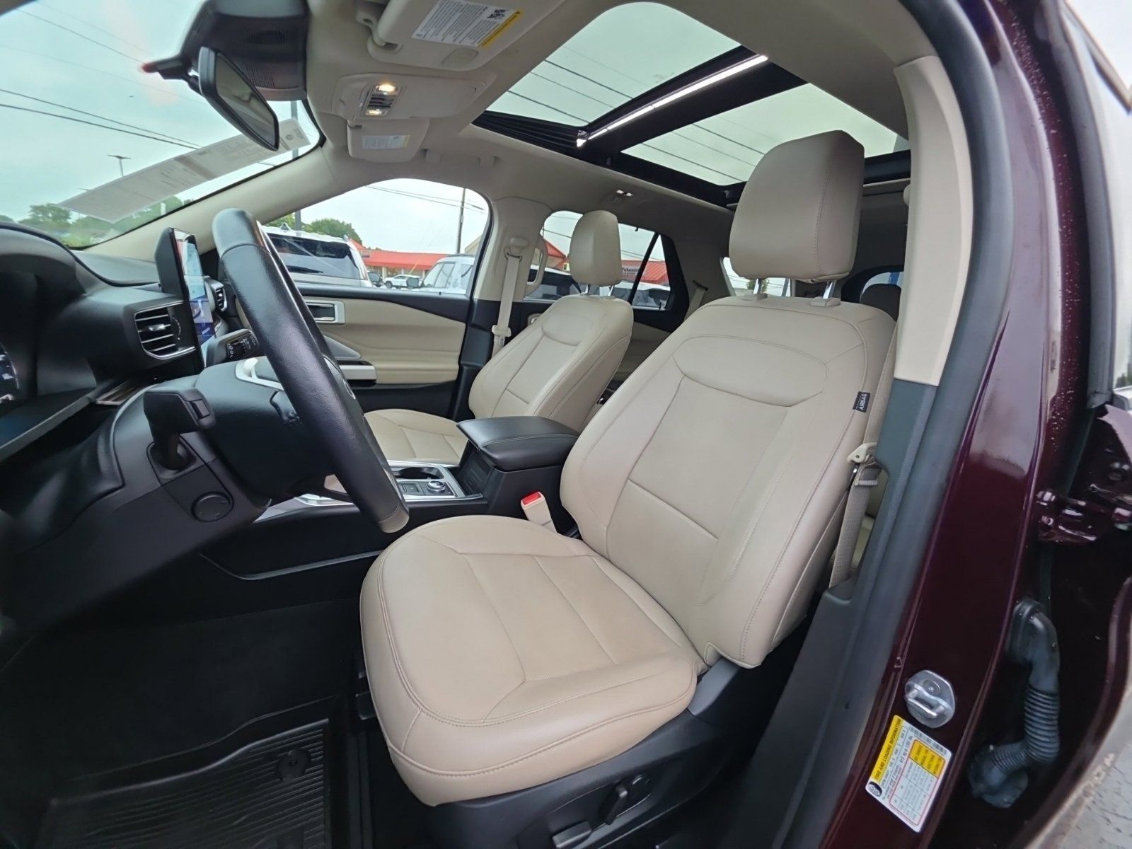 Used 2022 Ford Explorer Limited w/ Limited Technology Package AWD/4WD image 33