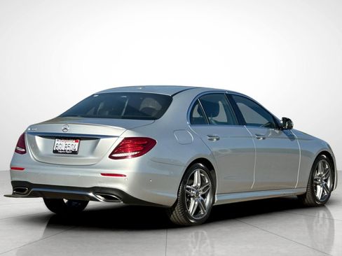 Used 2019 Mercedes-Benz E 300 image 2