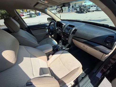 Used 2012 Kia Sorento EX FWD image 16