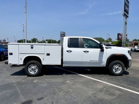 New 2025 GMC Sierra 2500 Pro w/ Convenience Package image 6