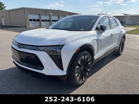Used 2024 Chevrolet Blazer EV RS RWD image 3