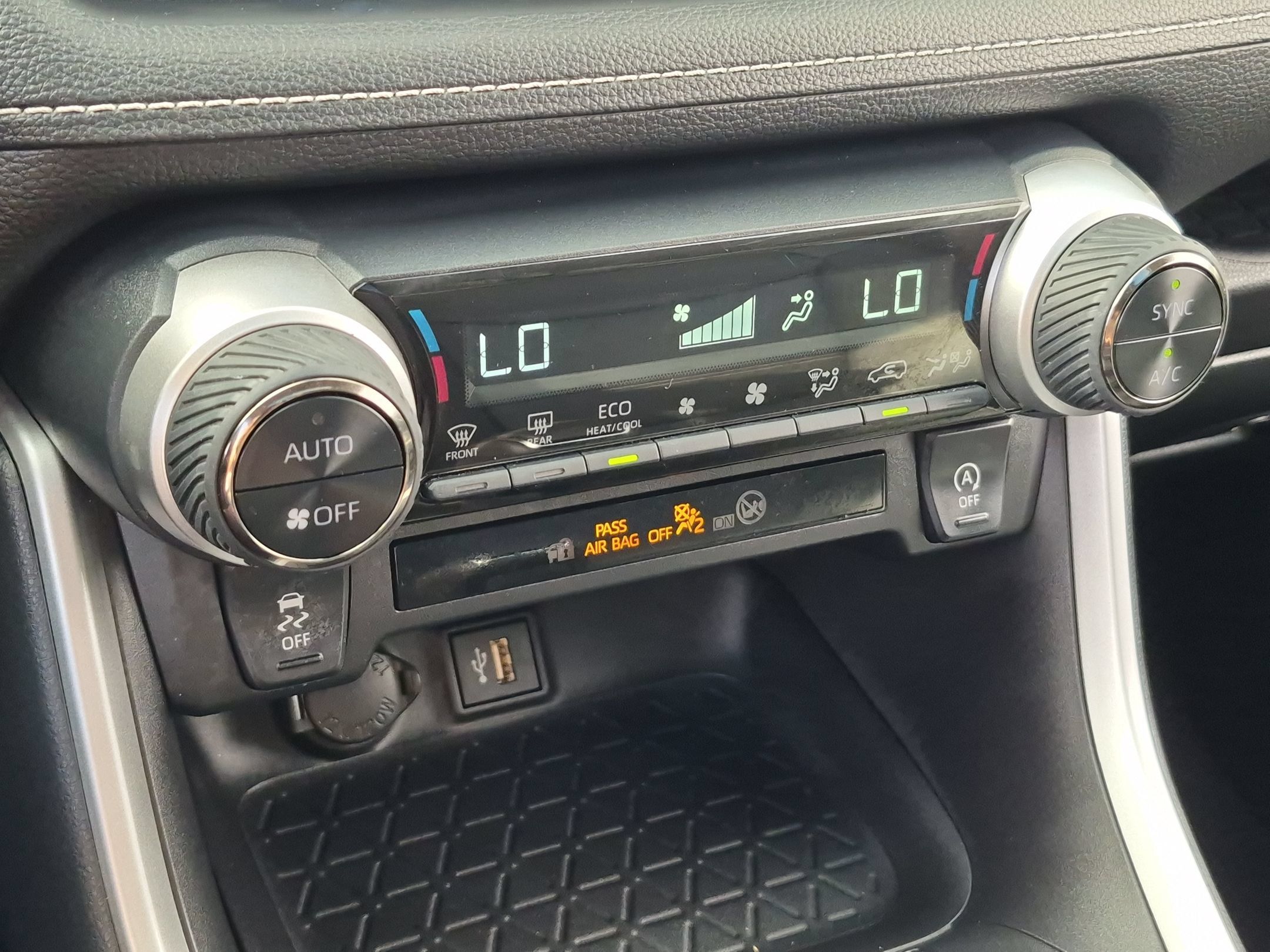 Used 2023 Toyota RAV4 XLE Premium FWD image 22