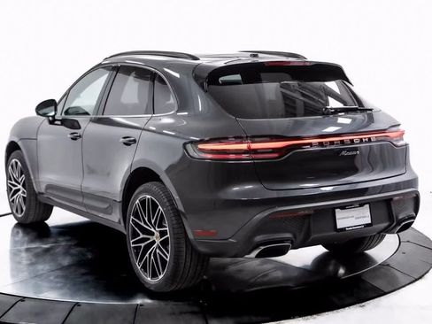 Certified 2025 Porsche Macan image 3