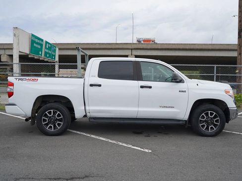 Used 2017 Toyota Tundra SR5 image 22