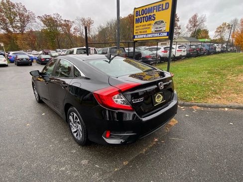 Used 2018 Honda Civic EX image 3