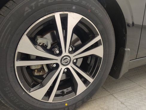 Used 2020 Nissan Sentra SV w/ Electronics Package FWD image 31