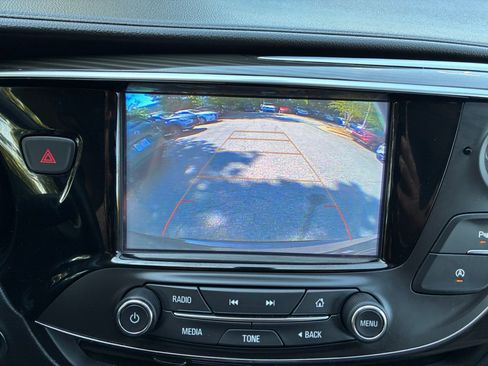 Used 2019 Buick Envision Essence FWD image 19