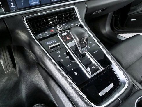 Used 2018 Porsche Panamera 4 image 18