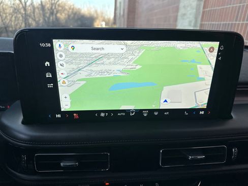 Used 2025 Lincoln Aviator AWD image 21