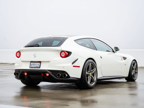 Used 2014 Ferrari FF image 15