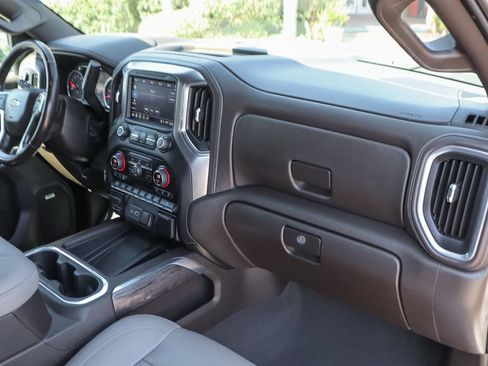 Used 2022 Chevrolet Silverado 1500 LTZ w/ LTZ Premium Package AWD/4WD image 37