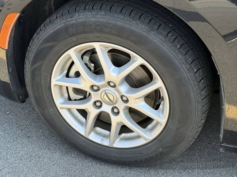 Certified 2024 Chrysler Pacifica Touring-L FWD image 8