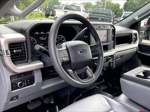 Used 2024 Ford F350 XL w/ 360-Degree Camera Package RWD image 12