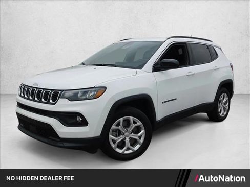 Used 2024 Jeep Compass Latitude AWD/4WD image 1