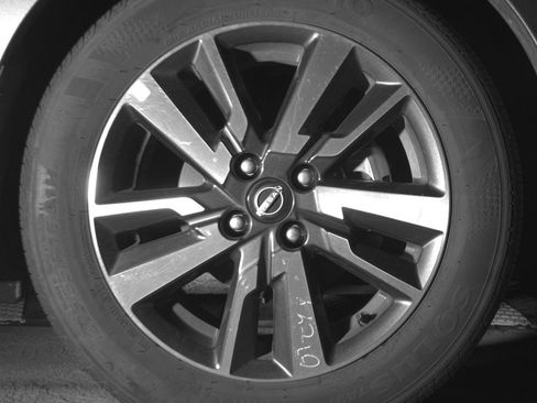 Used 2025 Nissan Versa SV FWD image 13