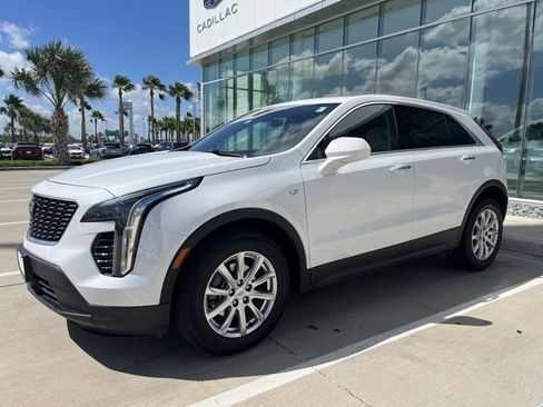 Used 2023 Cadillac XT4 Luxury image 3