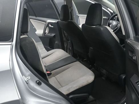 Used 2018 Toyota RAV4 XLE AWD/4WD image 21