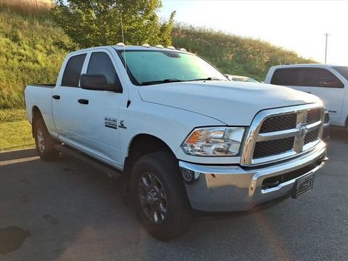 Used 2018 RAM 2500 Tradesman w/ Chrome Appearance Group AWD/4WD image 11