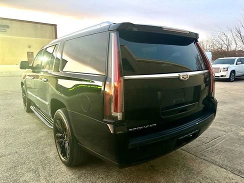 Used 2016 Cadillac Escalade ESV Luxury image 7