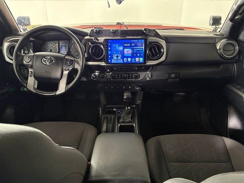 Used 2016 Toyota Tacoma TRD Off-Road w/ Premium & Technology Package AWD/4WD image 33