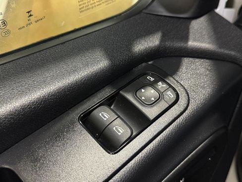 Used 2025 Mercedes-Benz Sprinter 2500 image 22