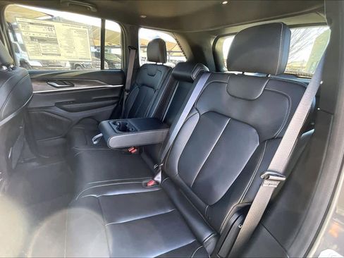 New 2025 Jeep Grand Cherokee Limited image 22