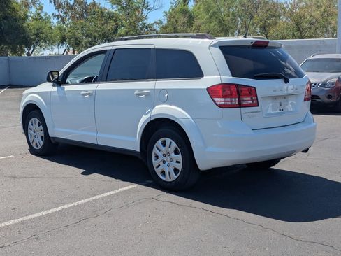 Used 2017 Dodge Journey SE w/ Flexible Seating Group FWD image 3