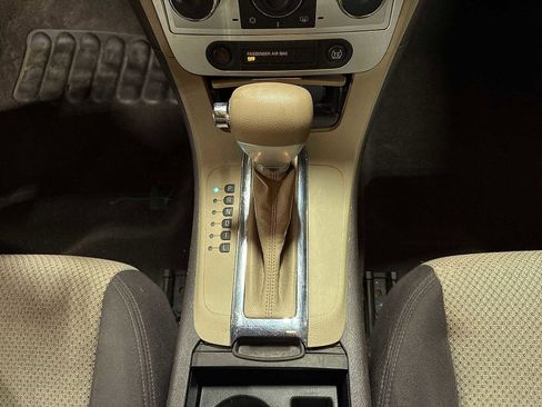 Used 2010 Chevrolet Malibu LS image 28