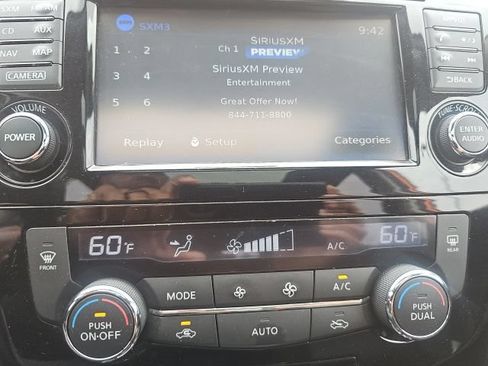 Used 2017 Nissan Rogue SV AWD/4WD image 20