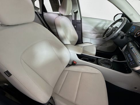 Used 2024 Hyundai Kona SEL image 33