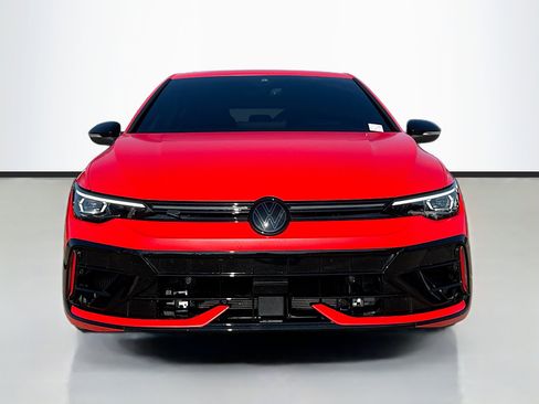 Used 2025 Volkswagen Golf R Black Edition image 8