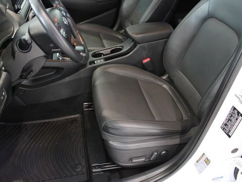 Used 2023 Hyundai Kona Limited w/ Cargo Package FWD image 10