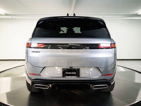 Used 2025 Land Rover Range Rover Sport Dynamic SE AWD/4WD image 6