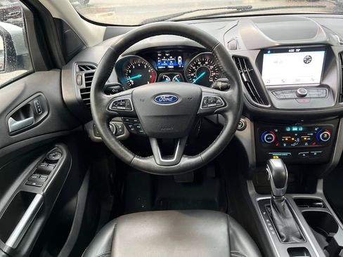 Used 2019 Ford Escape SEL image 18
