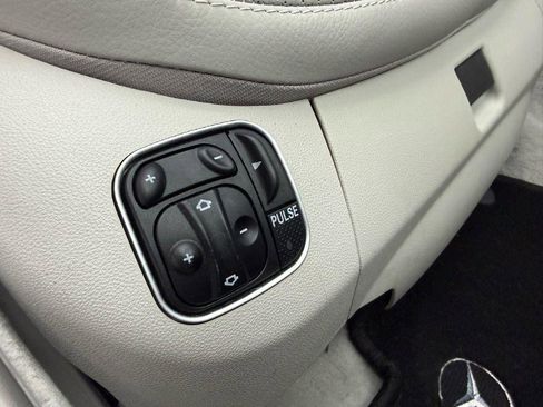 Used 2007 Mercedes-Benz SL 550 image 35