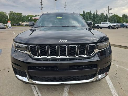 Certified 2025 Jeep Grand Cherokee L Laredo w/ Luxury Tech Group I AWD/4WD image 5