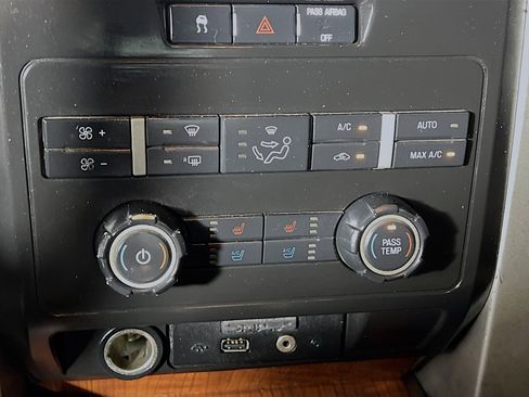 Used 2010 Ford F150 Lariat image 24