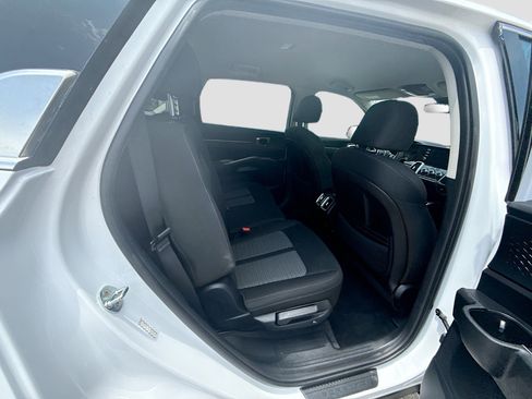 Used 2021 Kia Sorento LX FWD image 28