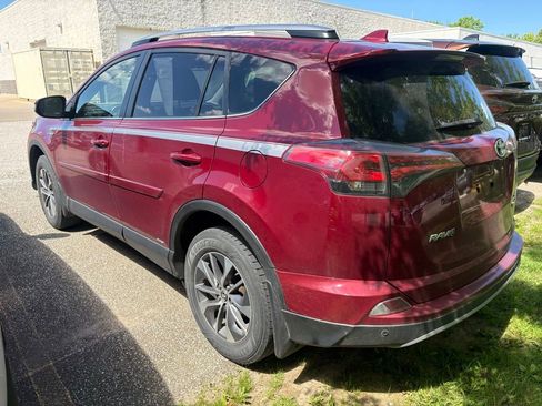 Used 2018 Toyota RAV4 XLE w/ Convenience Package AWD/4WD image 4