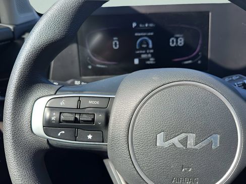 Used 2023 Kia Sportage LX AWD/4WD image 15