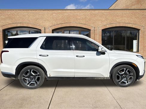Used 2023 Hyundai Palisade Limited w/ Cargo Package image 2