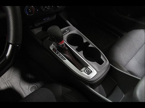 Used 2024 Chevrolet Trax RS w/ Sunroof Package FWD image 15