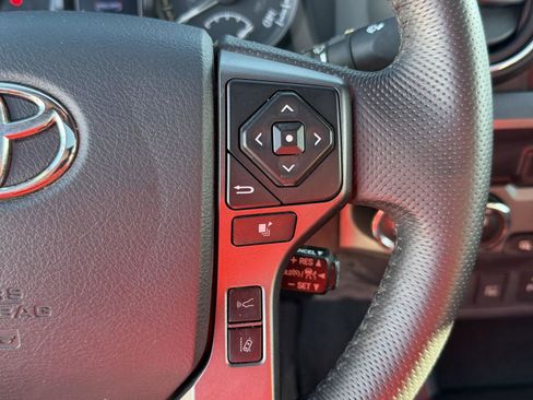 Used 2020 Toyota Tacoma TRD Off-Road image 37