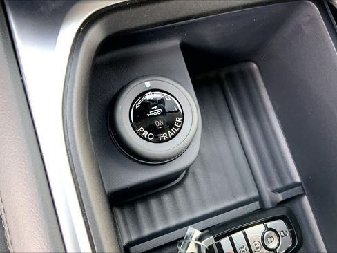 Used 2026 Ford Expedition Active RWD image 15